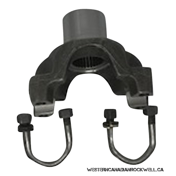 1410 OUTPUT YOKE WITH STRAP KIT/U-BOLT, NP 205