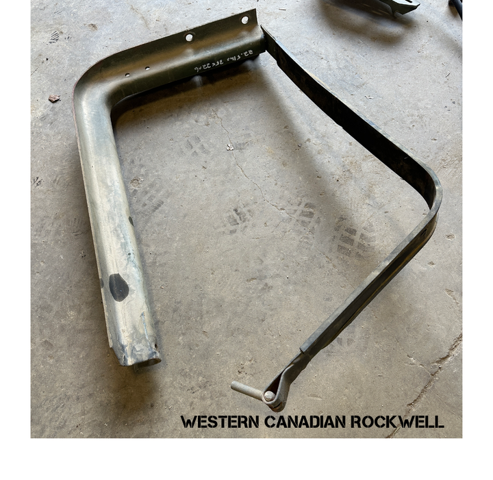 FUEL TANK BRACKET AND STRAP, LMTV